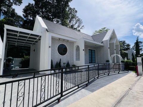  #ประตูลายไม้